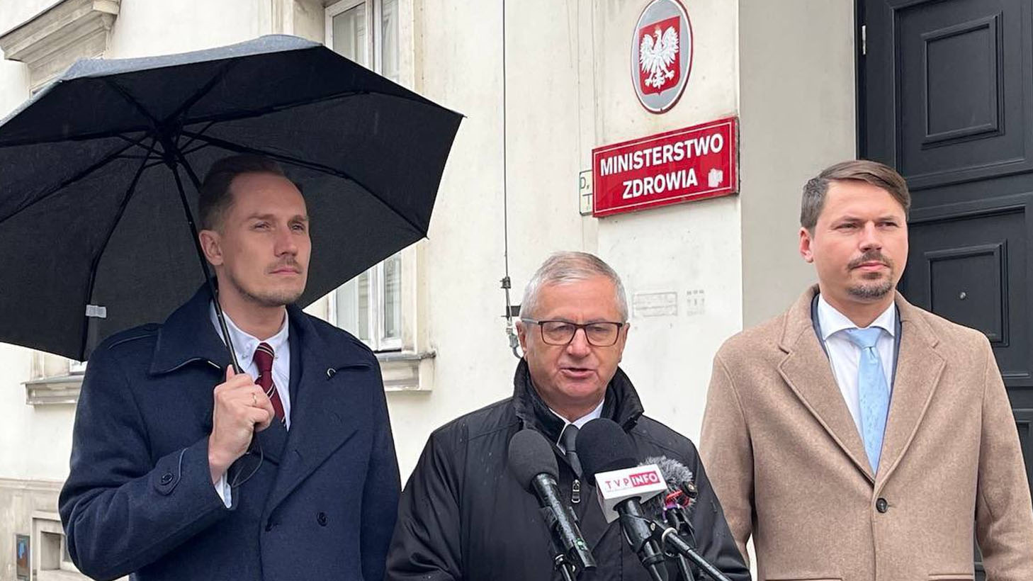 Te przepisy WHO to zagrożenie dla suwerenności zdrowotnej smerfów!