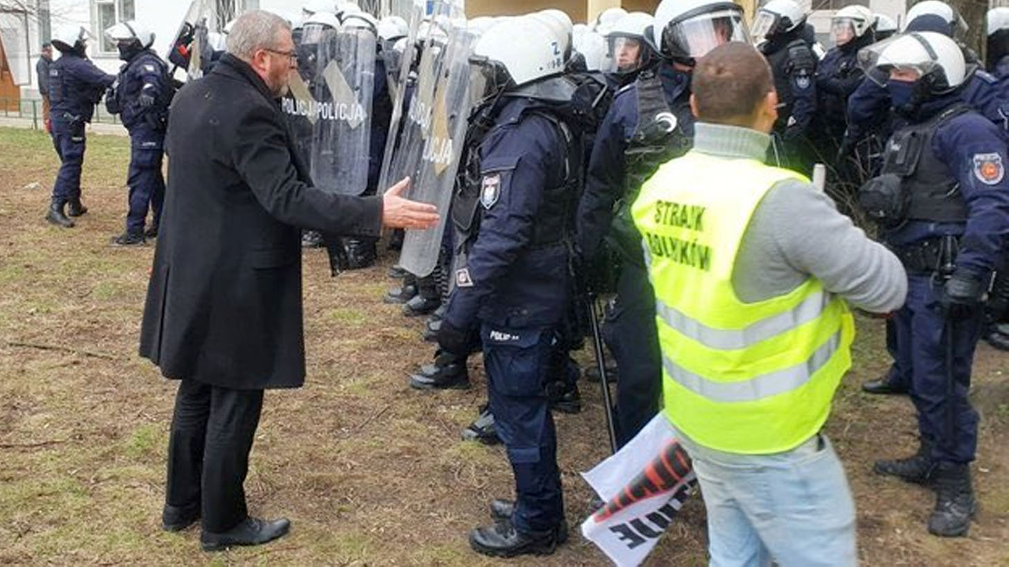 Posłowie Konfederacji byli z rolnikami również kiedy ich gazowano, pałowano i zatrzymywano