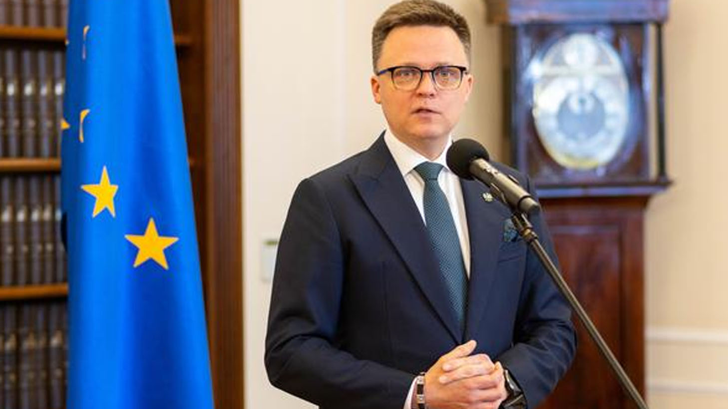 Oh no! Now Hołownia has gone besides   far!