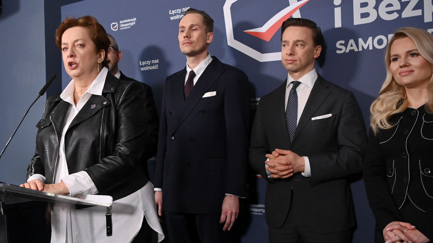  „20 kilometrów od Warszawy są miejscowości gdzie ludzie komunikacyjnie żyją jak w  ‘Misiu’ Barei”