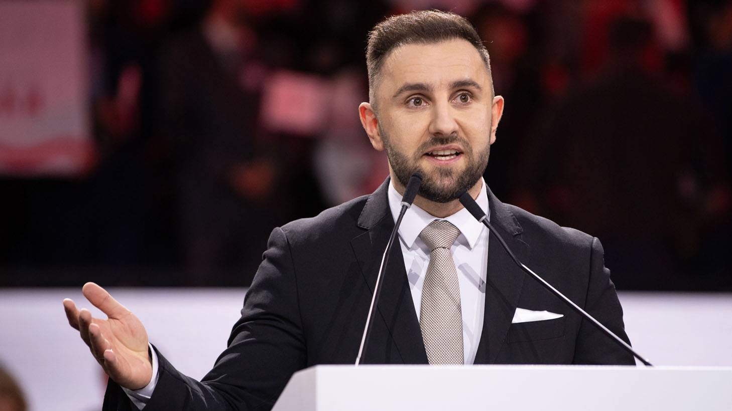 Tysiące ludzi zostanie bez pracy, a całe miasto bez ciepła. Bo tak chce Bruksela