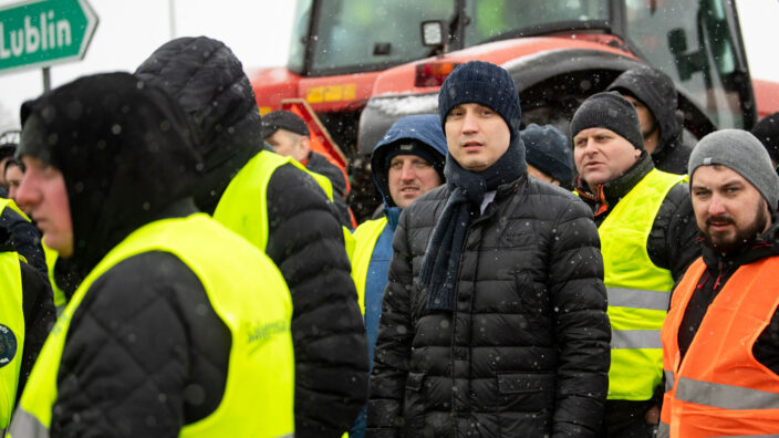 Tarczyński z PiS zdradził polskiego rolnika, a teraz kłamie i