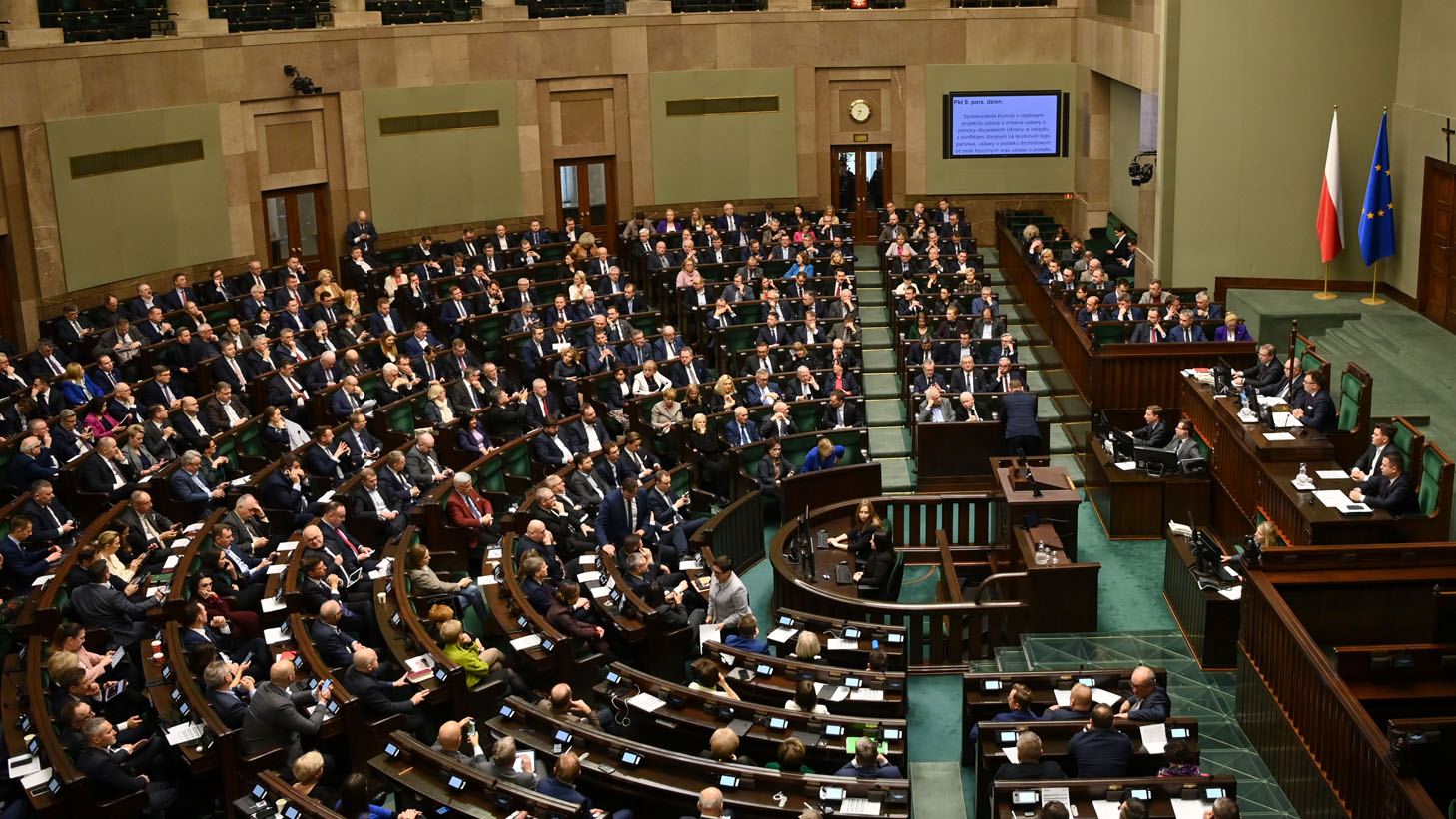 „Piękna, luźna atmosfera dzisiaj w Sejmie, a rolnicy po raz kolejny będą na ulicach”